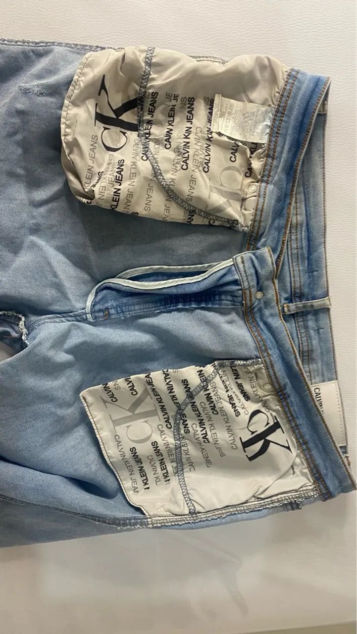 Calça Calvin Klein Jeans seminova tamanho 46 - Foto 5