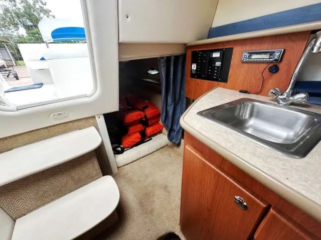 Lancha Bayliner 280 -  Ano 2007 - Mercruiser 5.7 - 300Hp - Foto 10