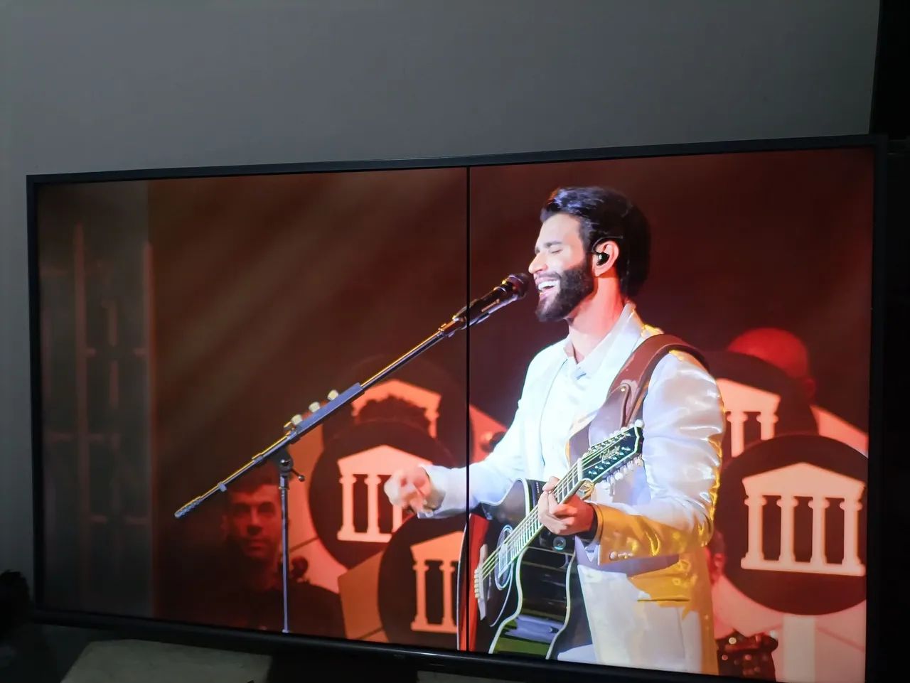 Tv TCL 50 polegadas Smart 4k funcionando com controle 64418592921859121