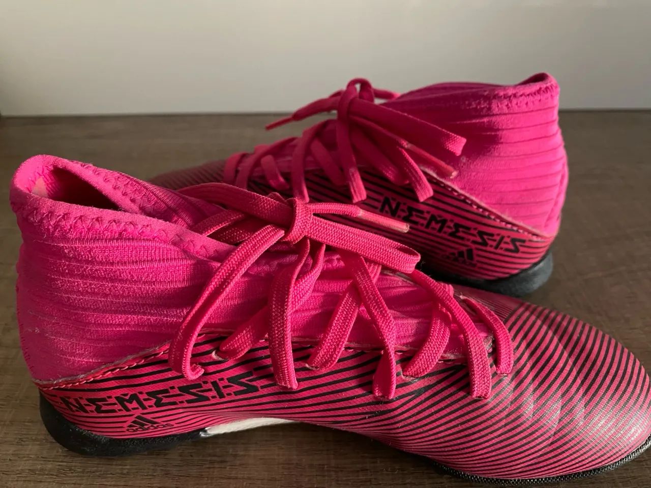 Chuteiras Adidas Rosa - Foto 3