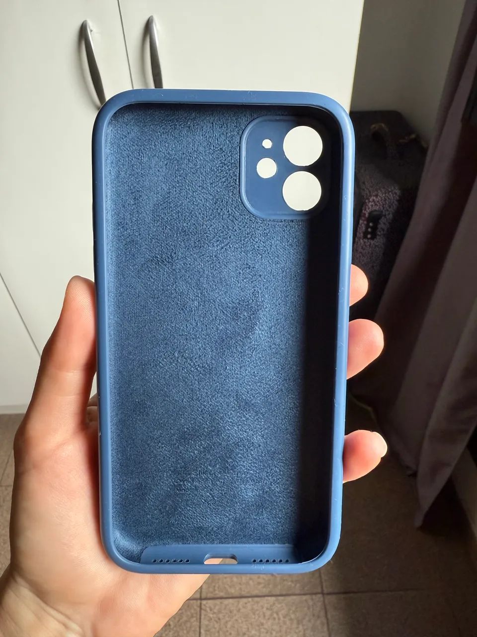 Capa de silicone azul iPhone 11 - Foto 2