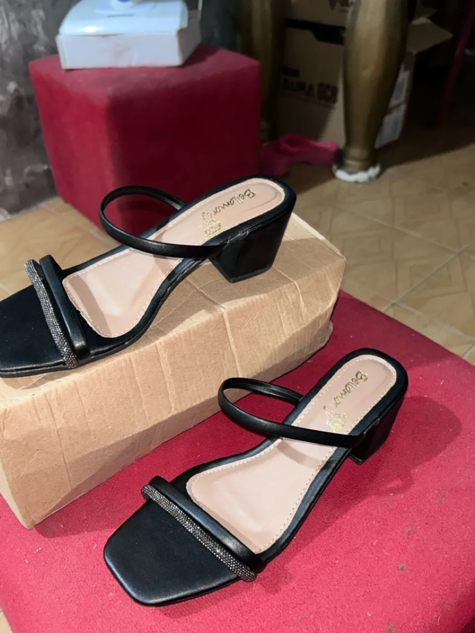 Sandália Salto Bloco Preta - Conforto e Estilo