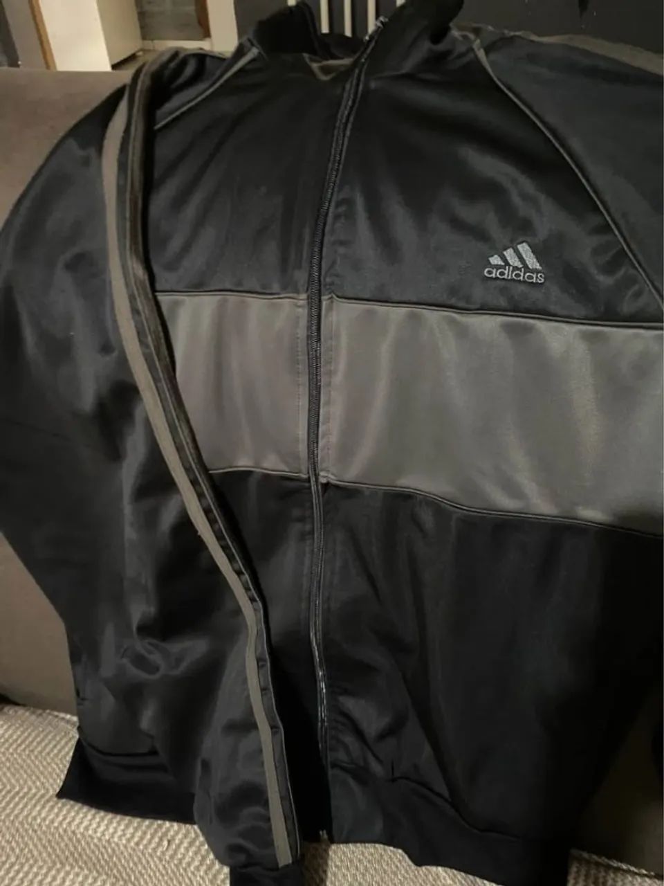Blusa da Adidas. Sem Avarias Veste M e G - Foto 2