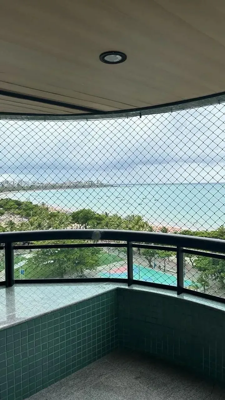 Alugo Apartamento na beira mar !155 m2 , 4 suítes,3 vagas de garagem em Pajuçara, Maceió/