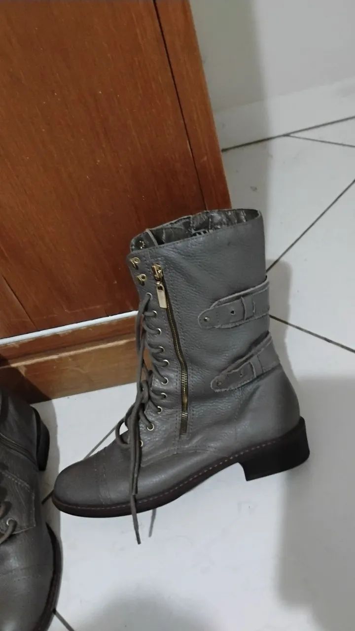 Bota feminina coturno cinza