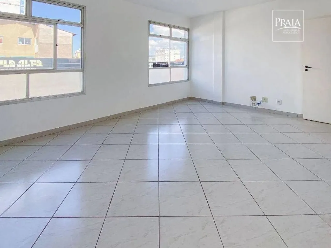Imóvel à Venda - Apartamento 3 Quartos (1 Suíte) no Centro de Vila Velha  Próx. Prainha e 