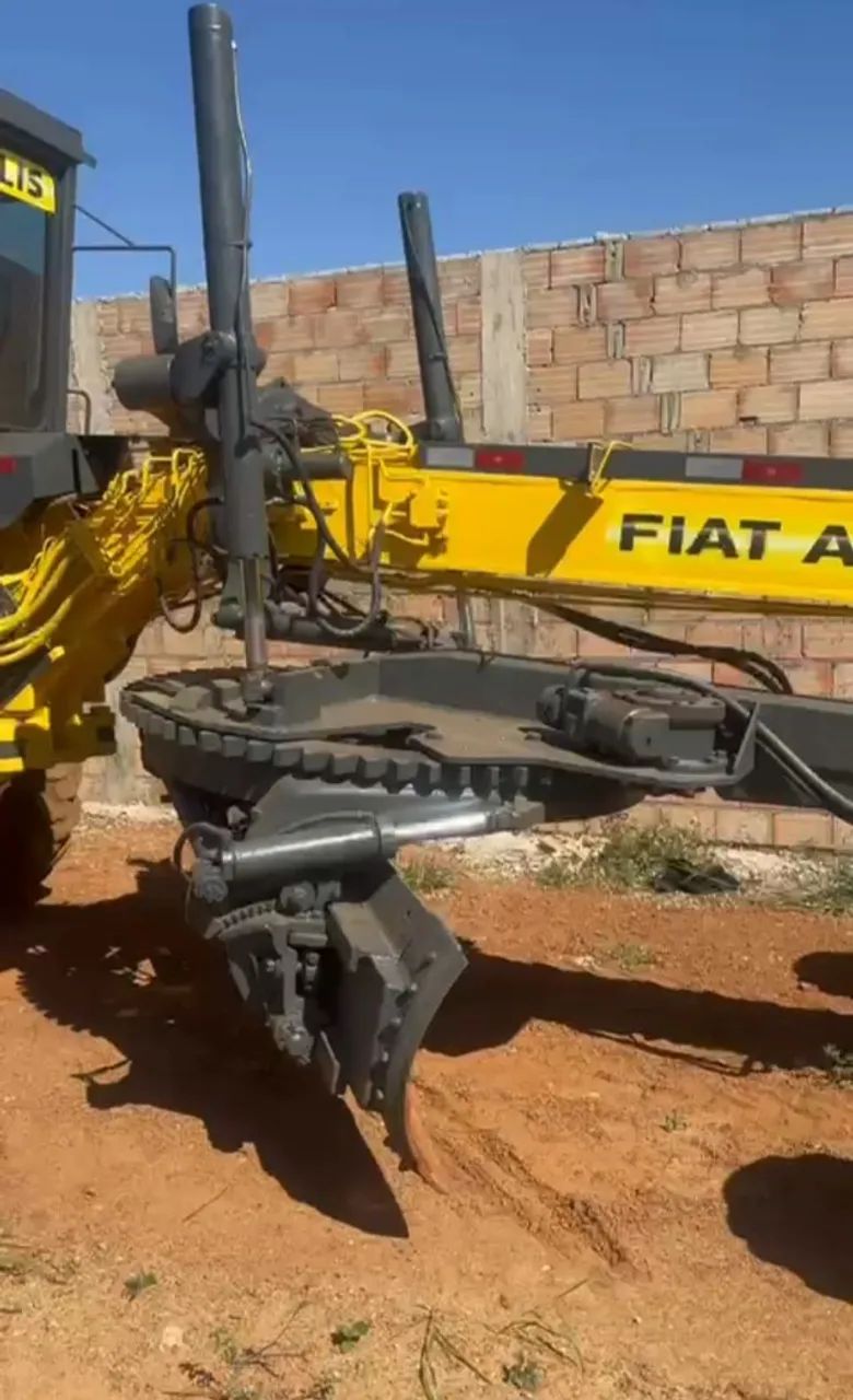 Motoniveladora Fiatallis 1997 FG70B Operacional  - Foto 3
