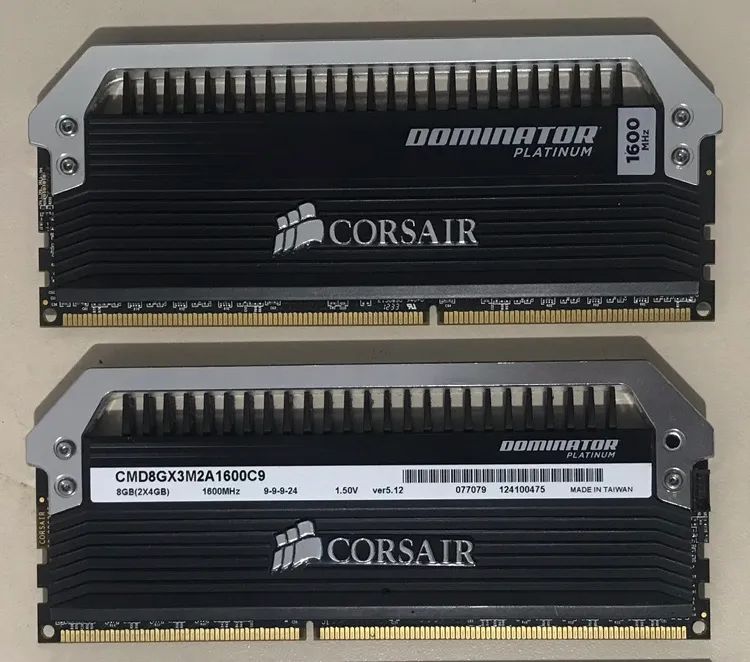 VALOR NEGOCIÁVEL! 8GB DDR3 CORSAIR DOMINATOR 1600MHz 