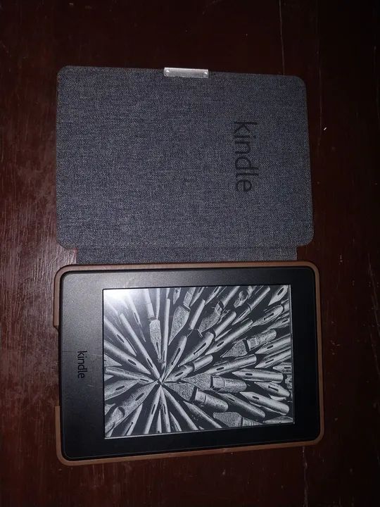Kindle Paperwhite - E-reader com tela de alta resolução