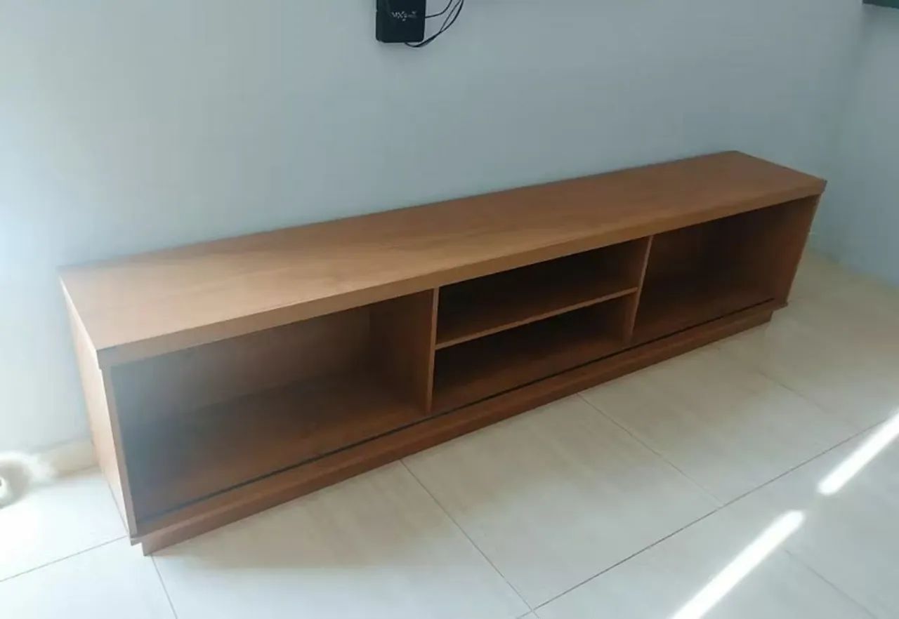 Rack Arezzo 2,20m para TV até 75? com portas de correr ripadas  - Foto 3