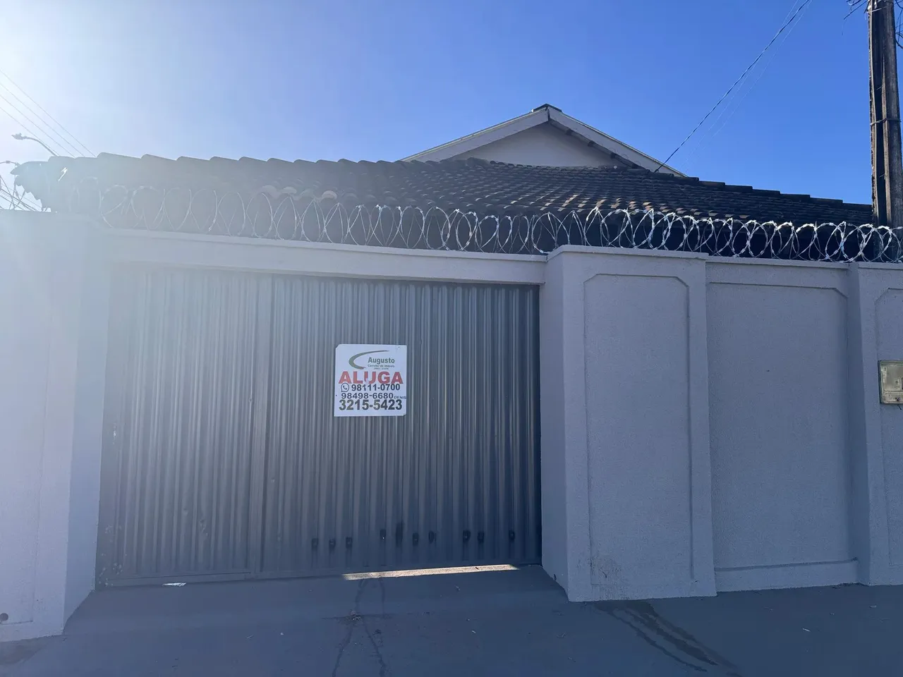 Casa Residencial na 706 Sul, com 3/4 sendo um suíte, sala estar, cozinha, área na frente,