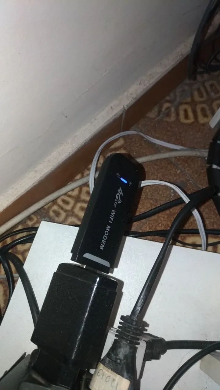 Modem com Chip 3G/ 4G, entrada Usb,  completo, com a caixa,.