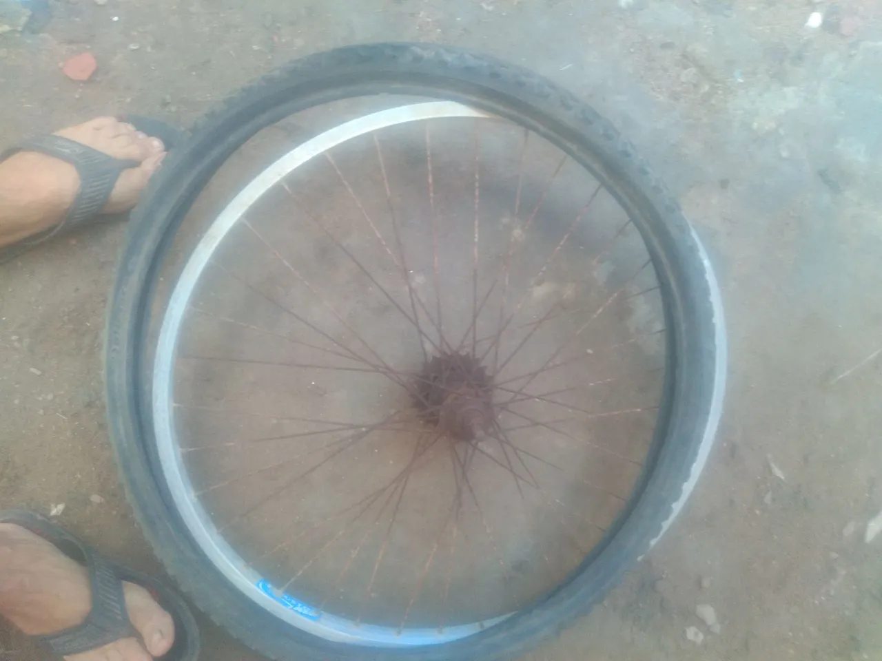 Roda de bicicleta aro 26 x 1.90 meia vidacom pneu