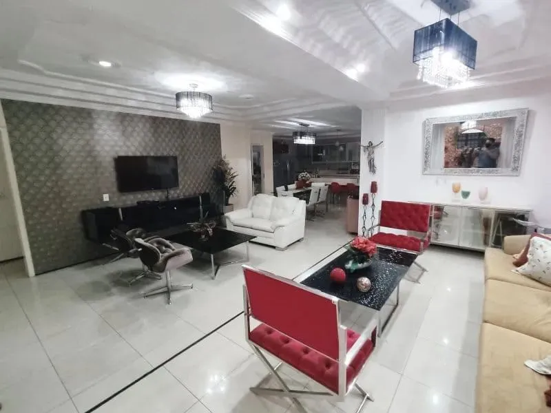 VERAS VENDE CASA MISTA (RESIDENCIAL E COMERCIAL) NO CENTRO D