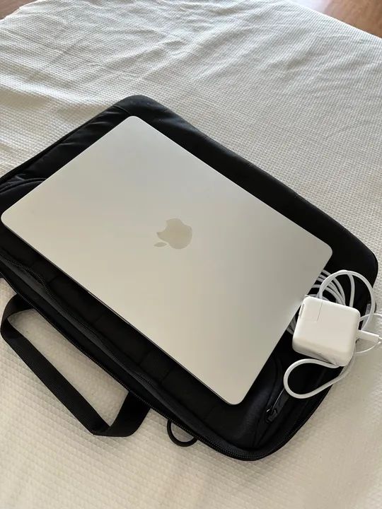 MacBook Air M3 novo