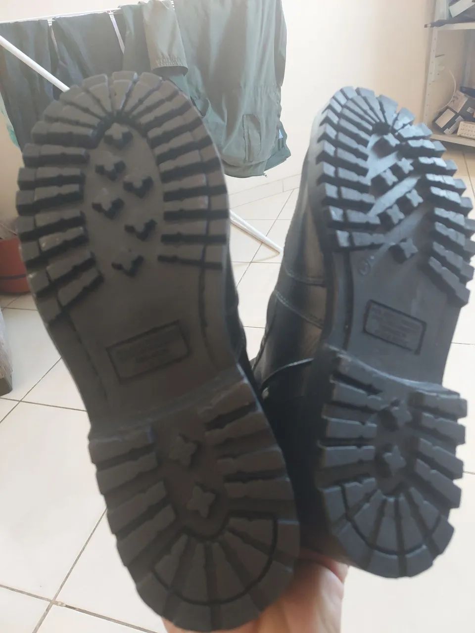 Bota couro 39 nova nunca  usada - Foto 4