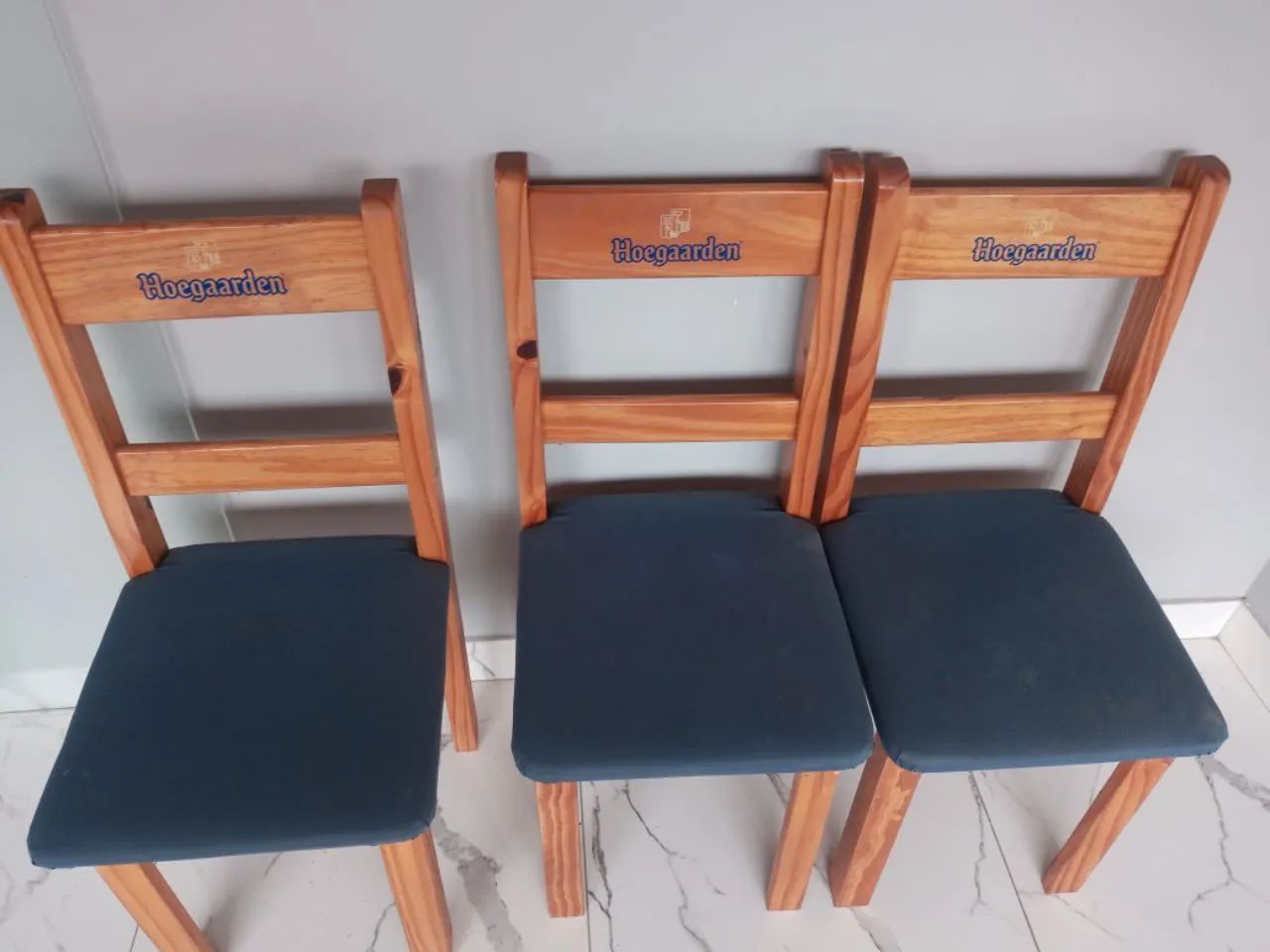 Mesa com quatro cadeiras 64299779159810122