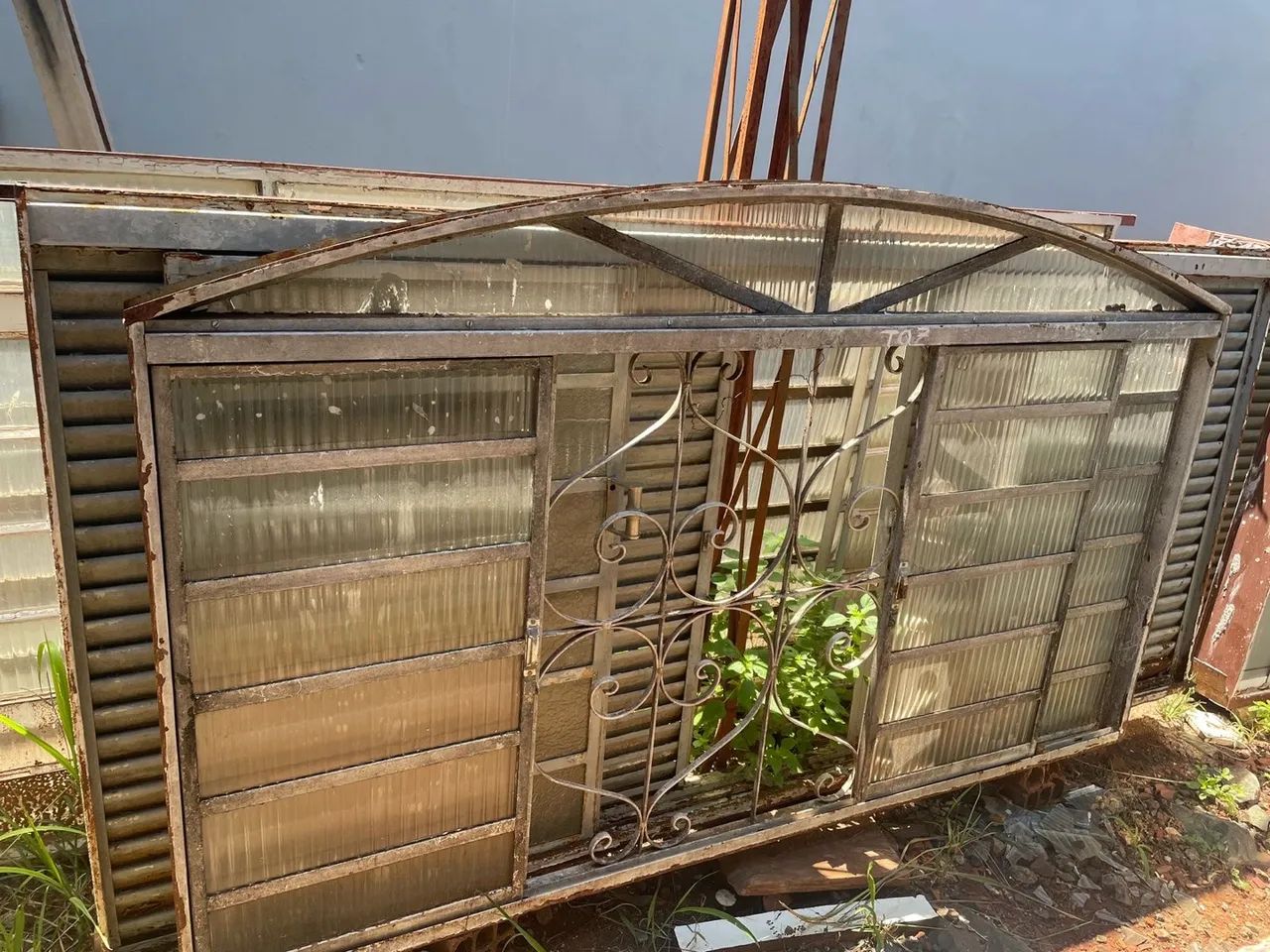 Janelas para sala - de serralheria - ferro trabalhado - Foto 4