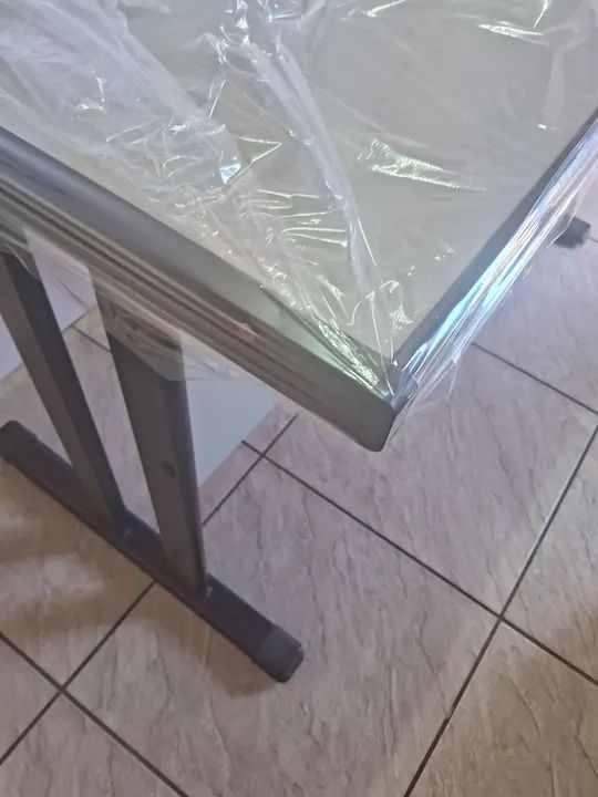 Mesa de escritório - Pouco usada - NOVINHA  - Foto 4
