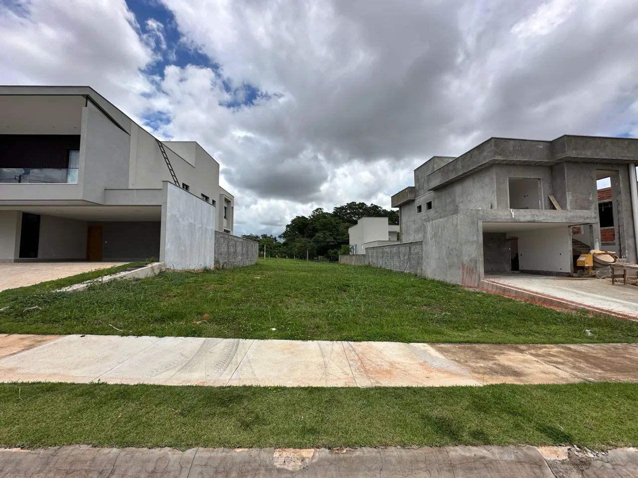 Lote 344,29m² - Condominio Parqville Pinheiros