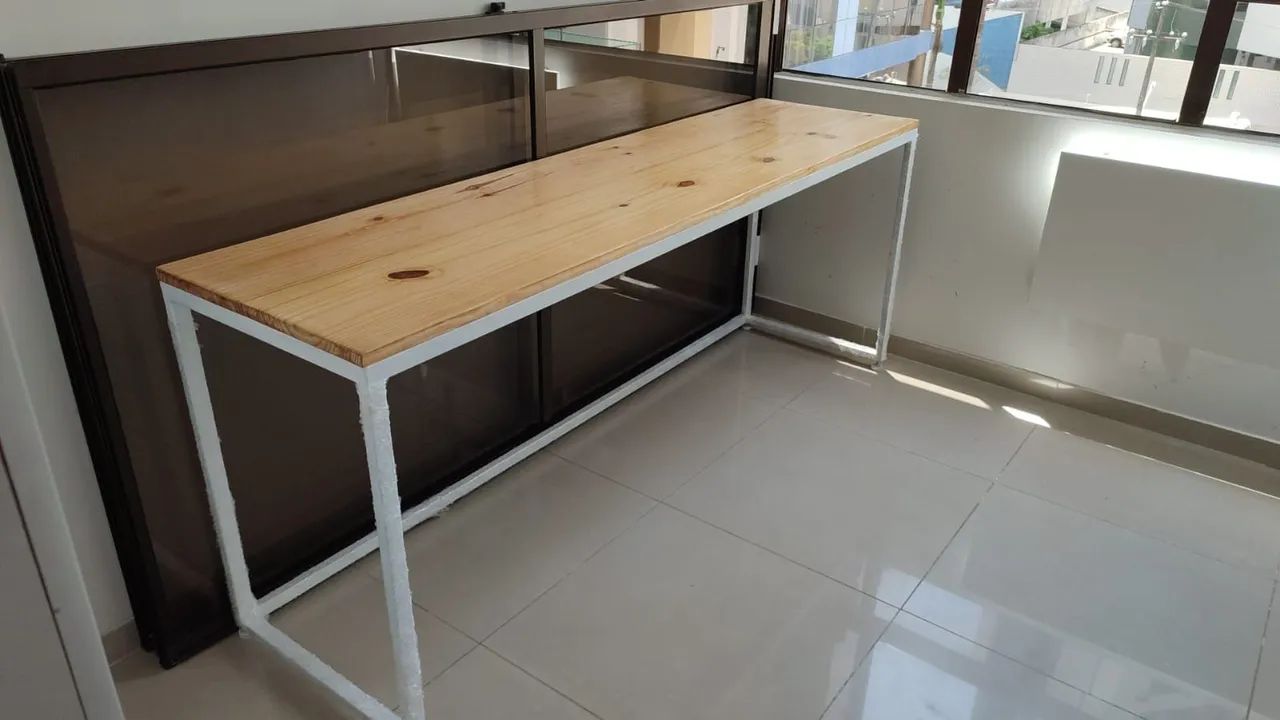 Mesa de escritório moderna com estrutura de metal - Foto 4