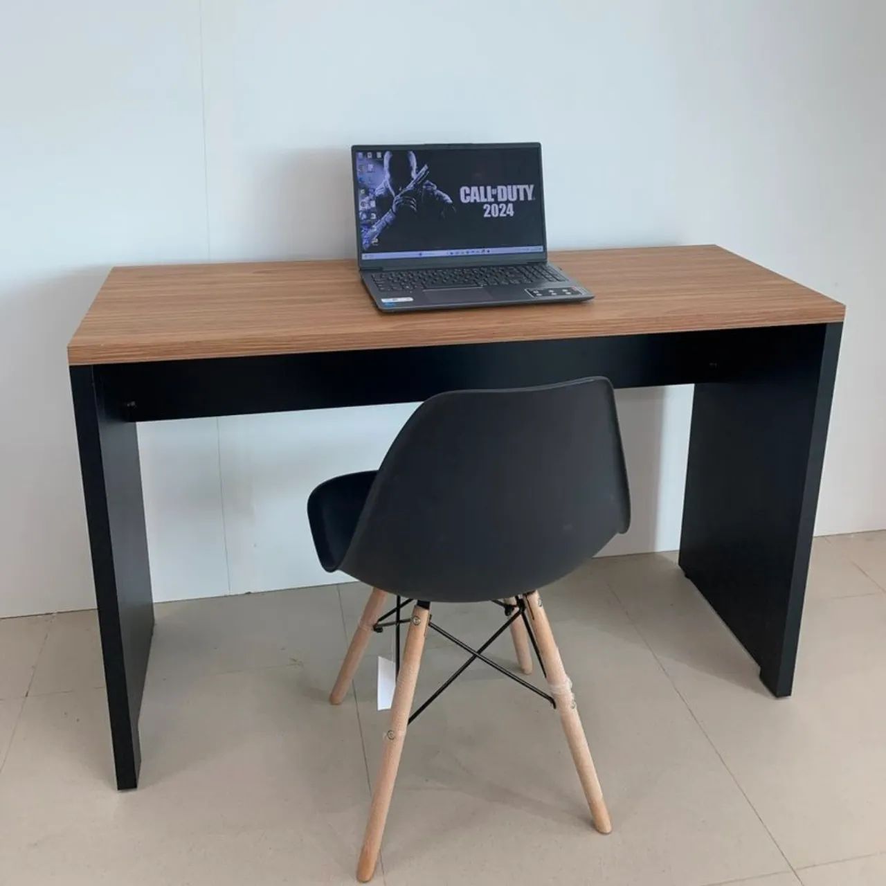 Escrivaninha Moderna em Madeira e Preto
