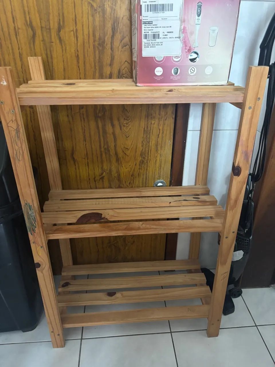 Prateleira de madeira para organização - Foto 2