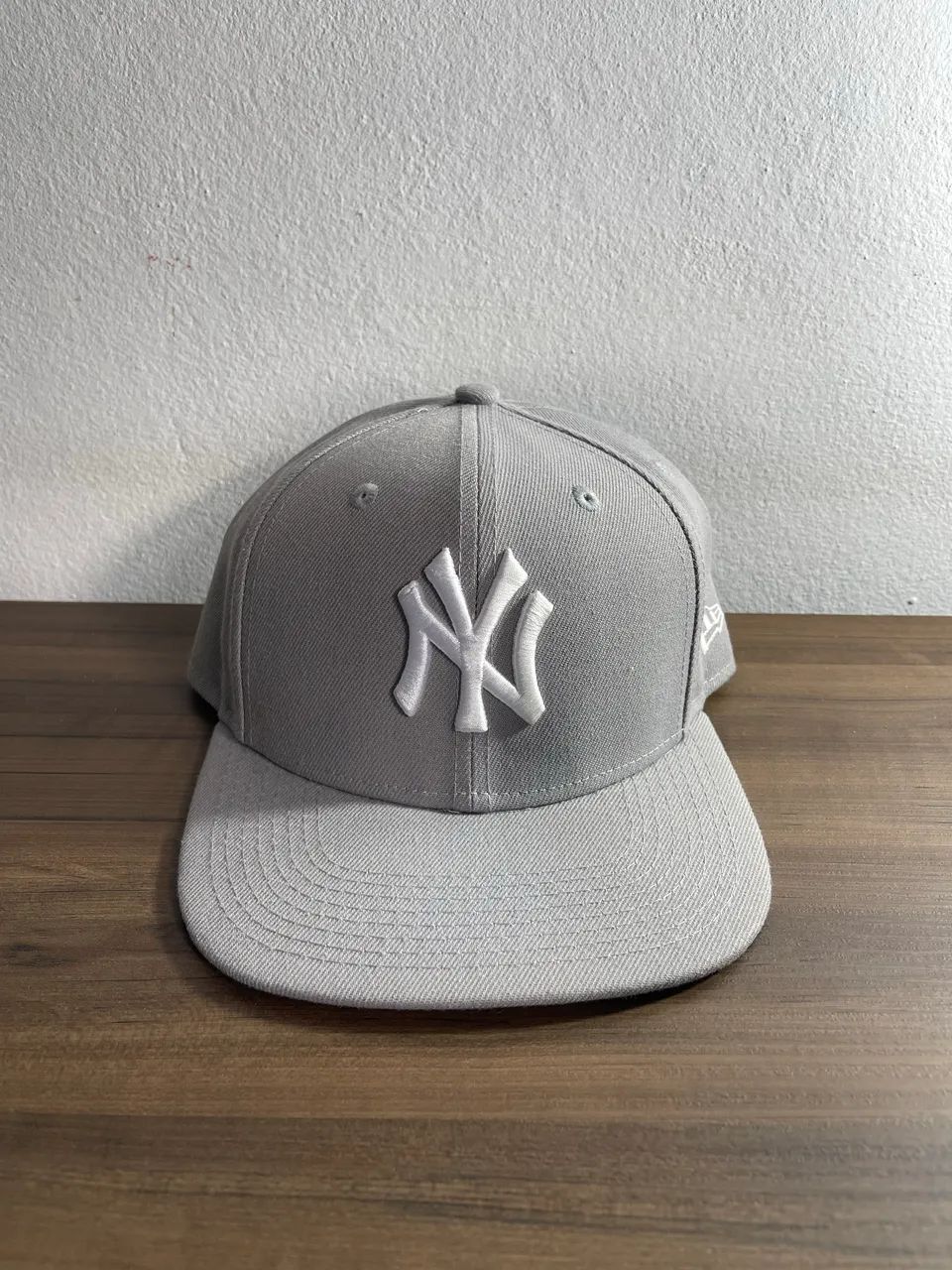 Bané New Era ORIGINAL - Pouco usado 