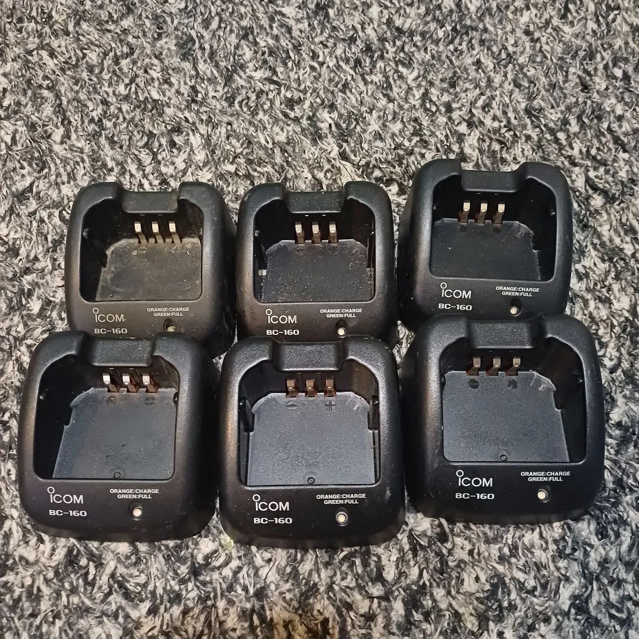 Carregador para Radio IC-v85