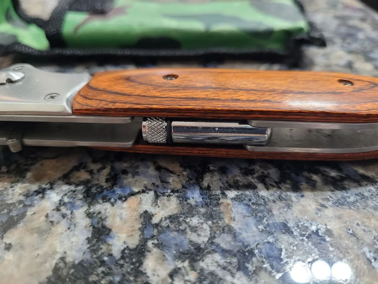 Faca de camping dobrável com cabo de madeira - Foto 5