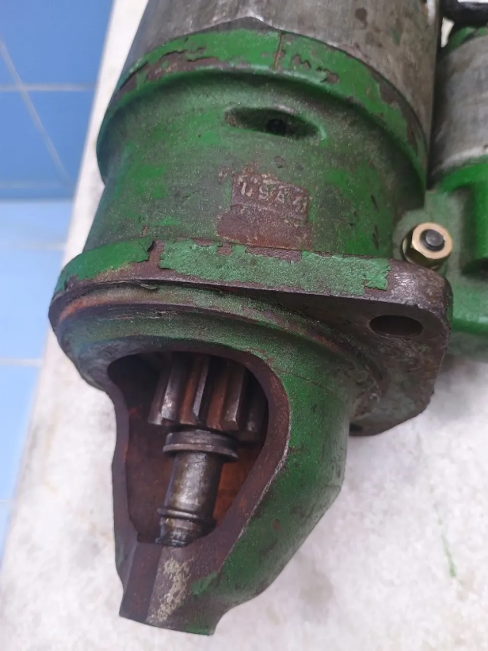 Motor de partida frete incluso.