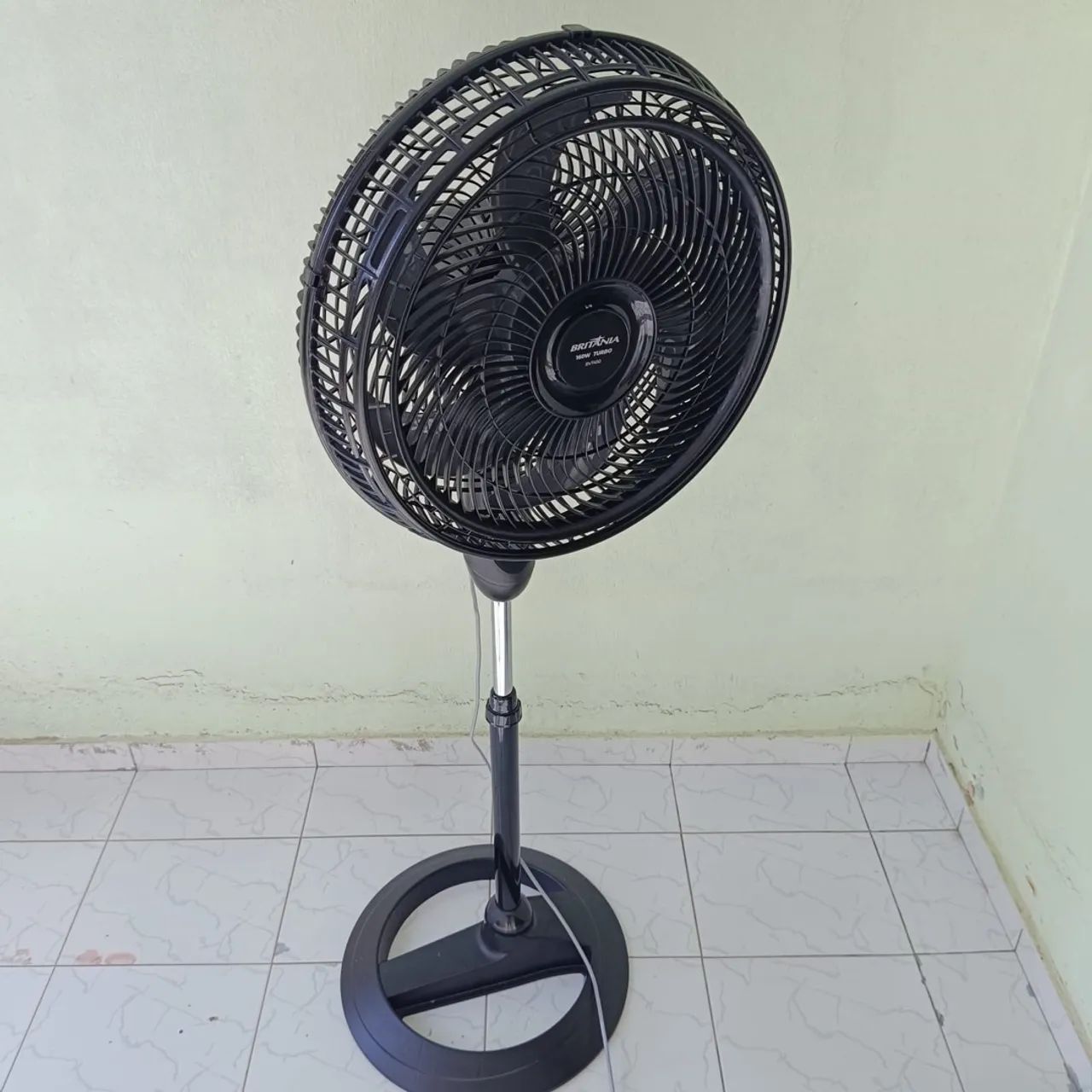 Ventilador de chão britânia