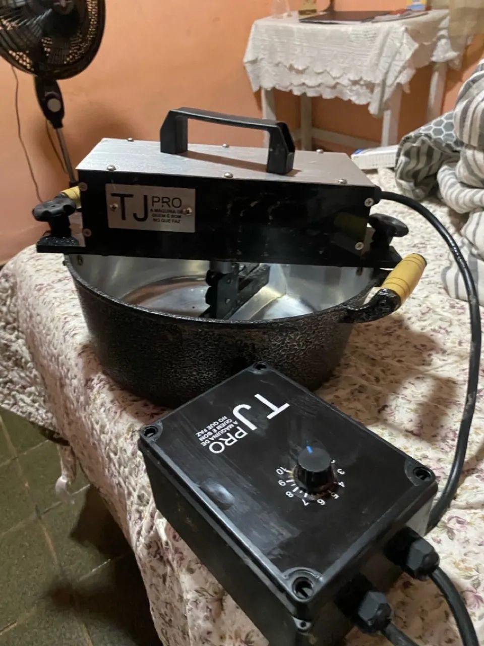 Panela mexedora TJ 7 litros 