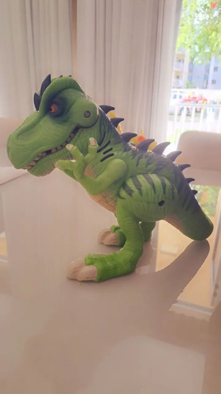 Dinossauro Jurassic Worl T rex verde