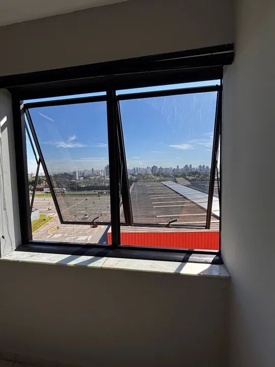 Aluga-se sala comercial 30 m2 Cidade empresarial Edifício Montreal Av. Rio Verde  - Foto 5