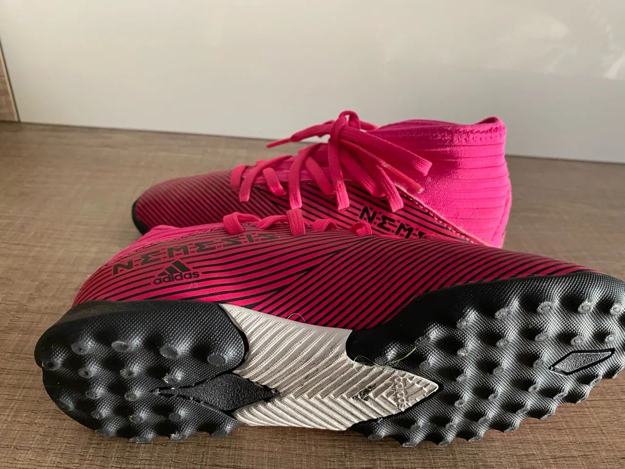 Chuteiras Adidas Rosa - Foto 4