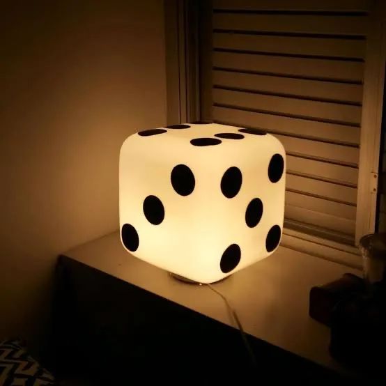 Luminária de Mesa em Formato de Dado da Imaginarium - Foto 2