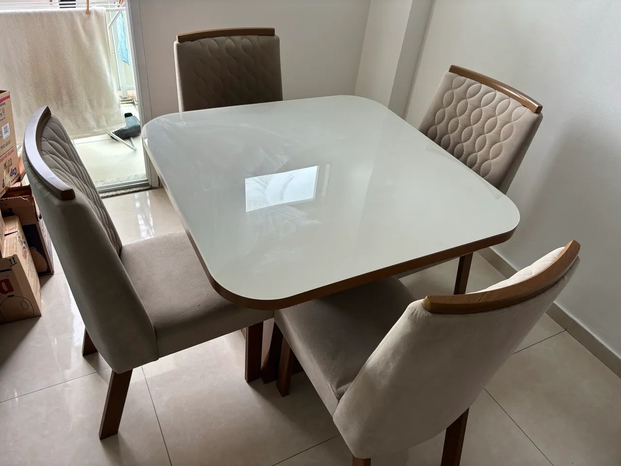 Mesa com 4 cadeiras 64962147034115123
