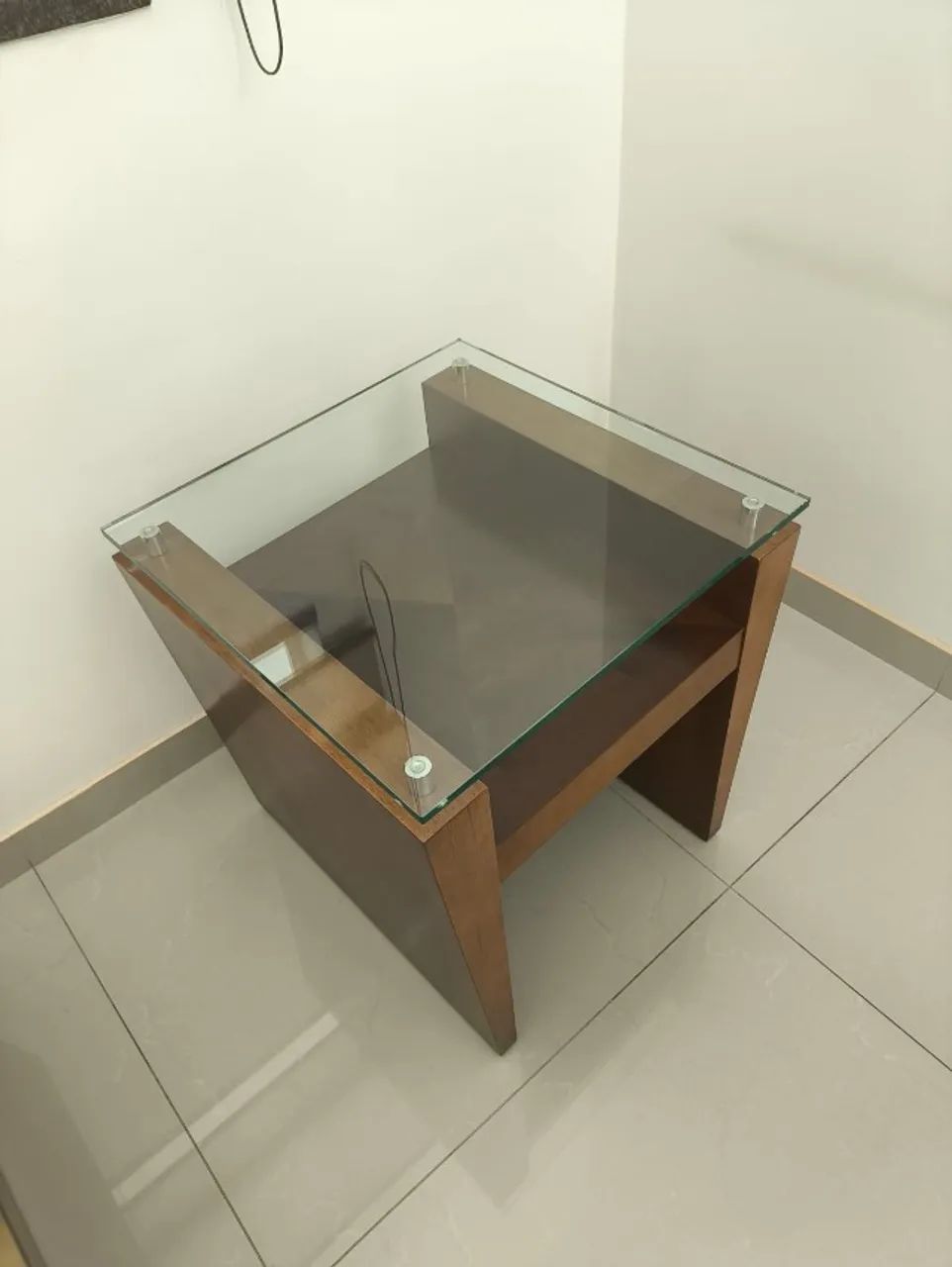 CONJUNTO DE MÓVEIS DE MADEIRA - 3 PEÇAS