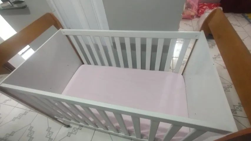 Berço de Bebê + colchão em Ótimo Estado - Foto 3