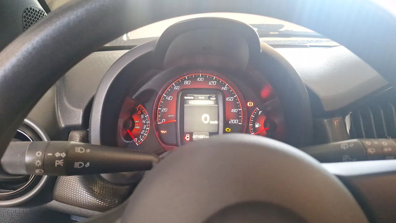 Fiat Uno Sporting 1.3 Flex 8V 5P 2018 - Foto 5