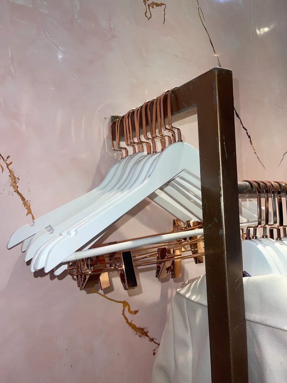 Cabides branco com Rose importado - Foto 3
