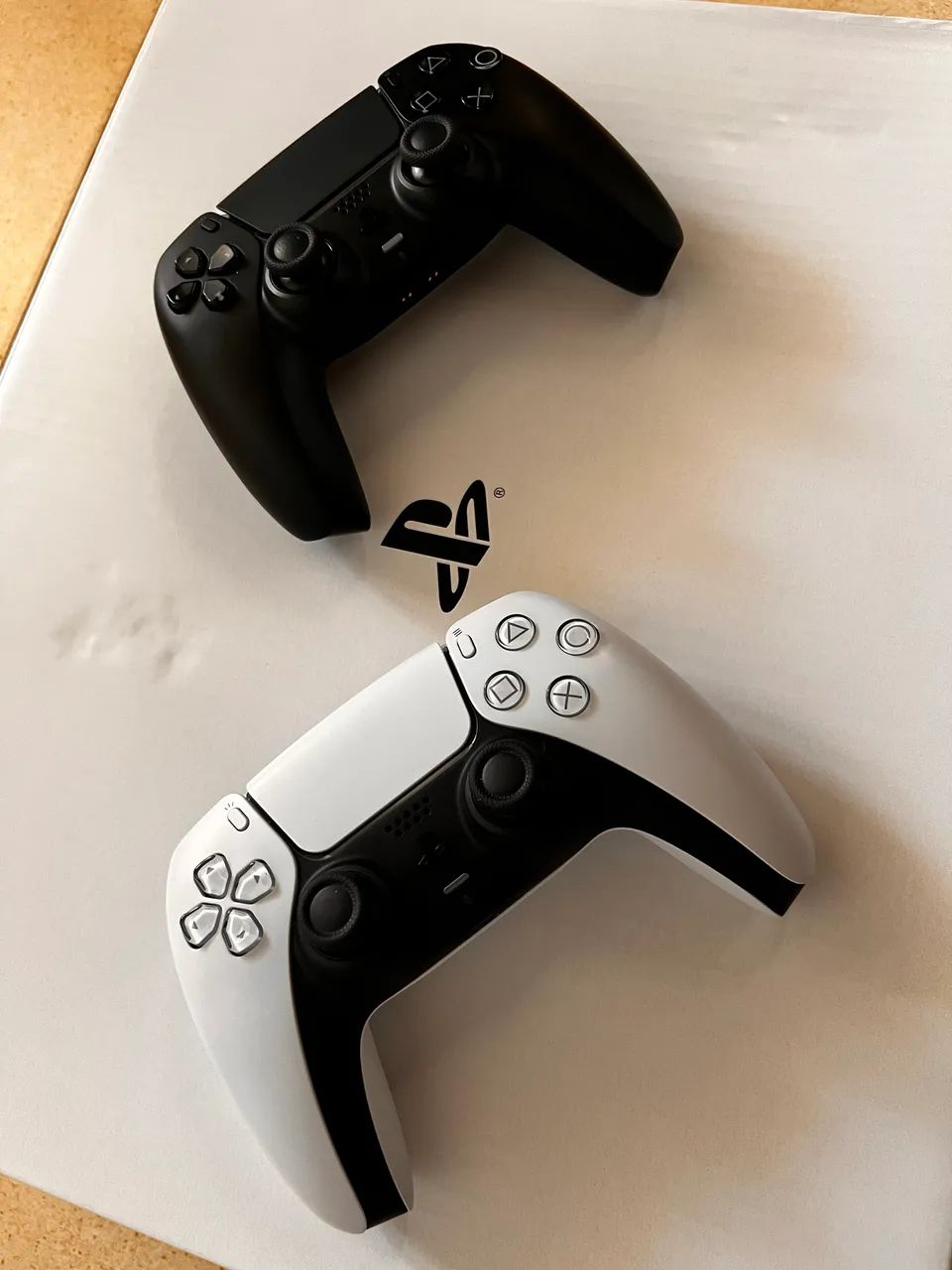 PS5 Slim Digital + 2 Controles - Foto 2