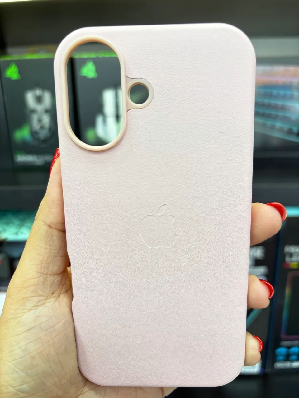 Capa Couro iPhone 13 / 15 / 15 Pro Max / 16 / 16 Pro Max / 17 / 17 Pro / 17 Pro Max  - Foto 2