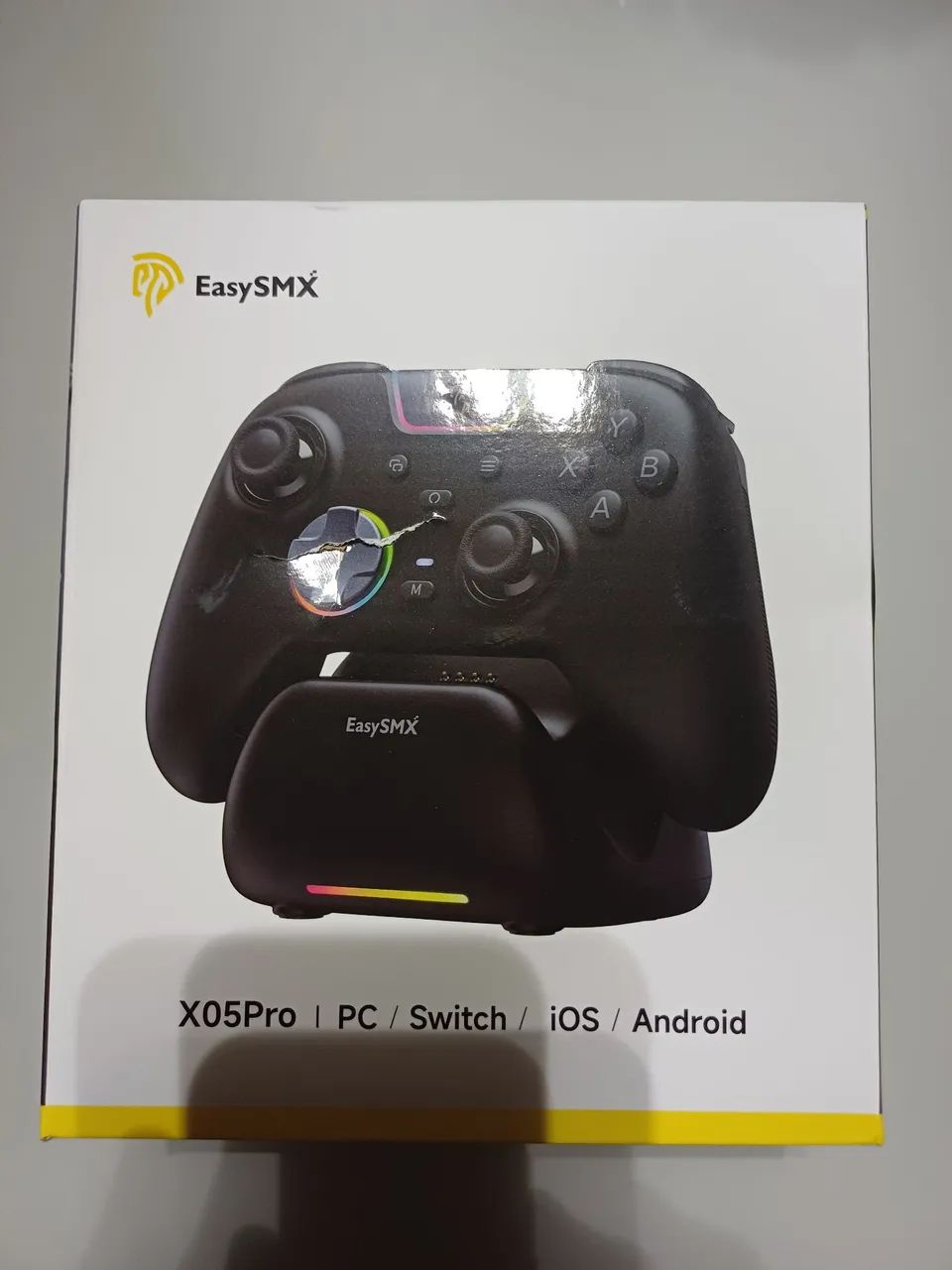 Controle EasySMX X05Pro sem fio com dock de carregamento - Foto 2
