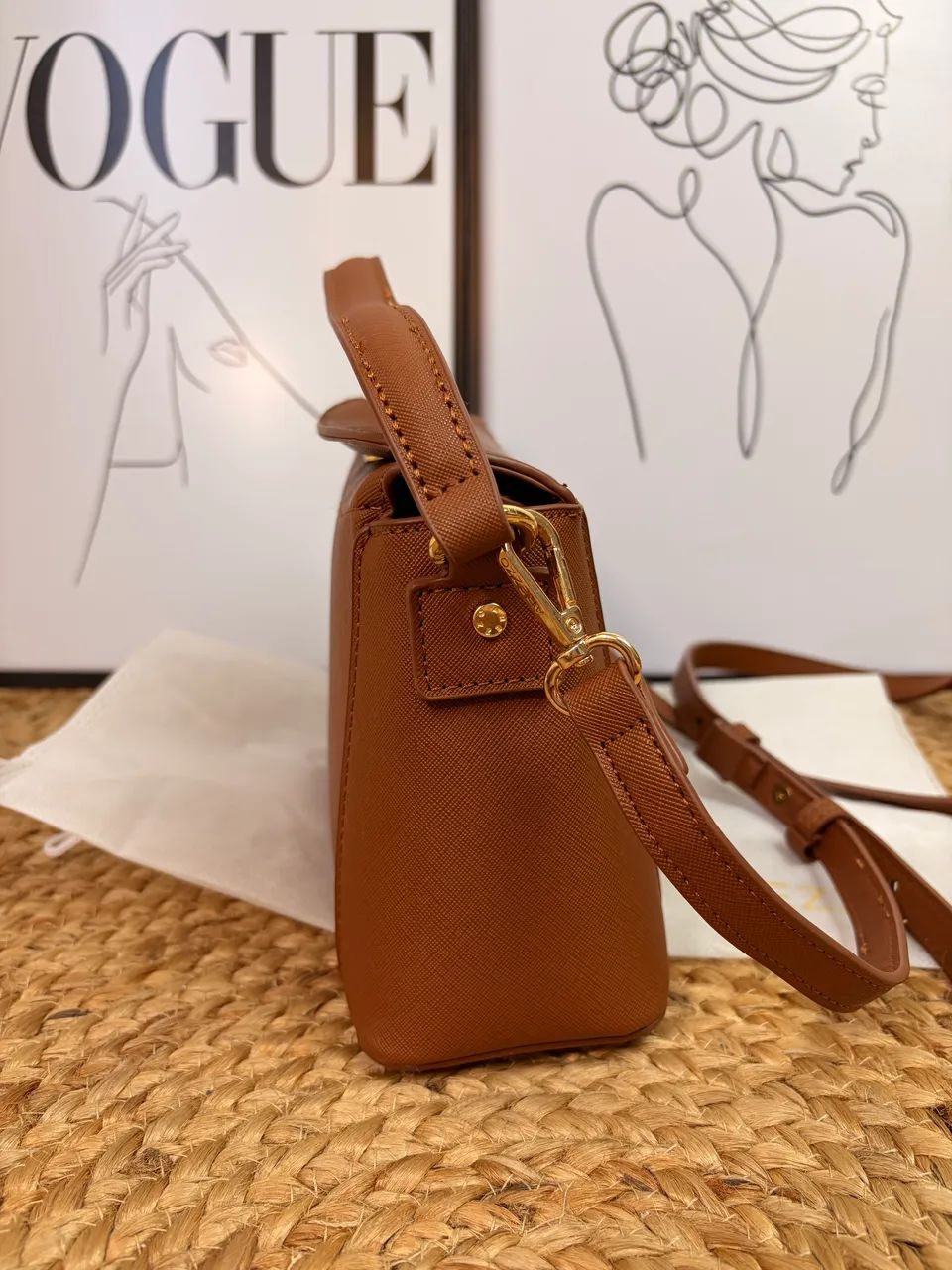 Bolsa tiracolo marrom média Arezzo (nova) - Foto 4