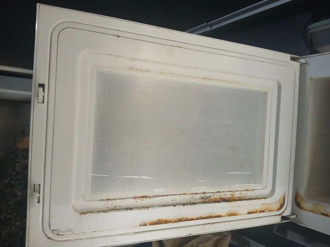 MICROONDAS COM DEFEITO