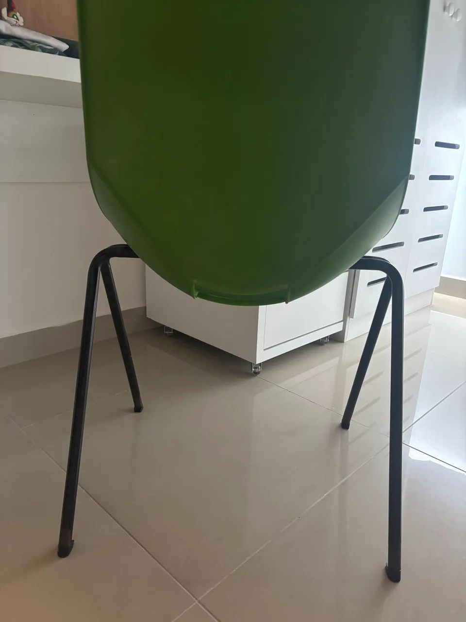 Vendo cadeira (1 unidade) verde. - Foto 3