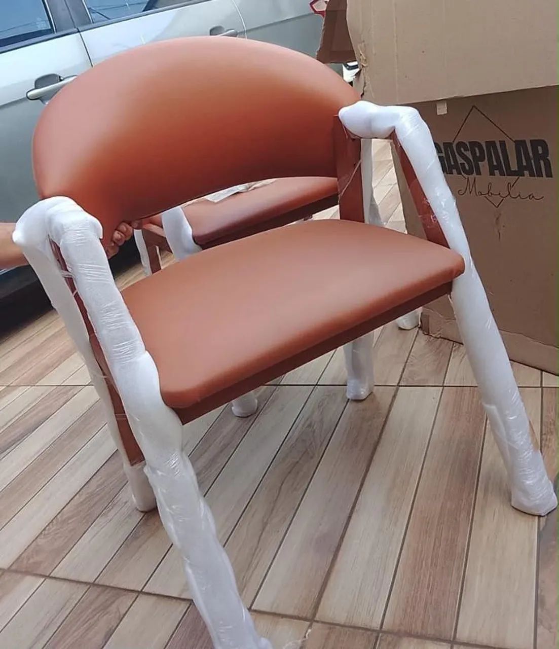 Vendo par de cadeira em couro  - Foto 2