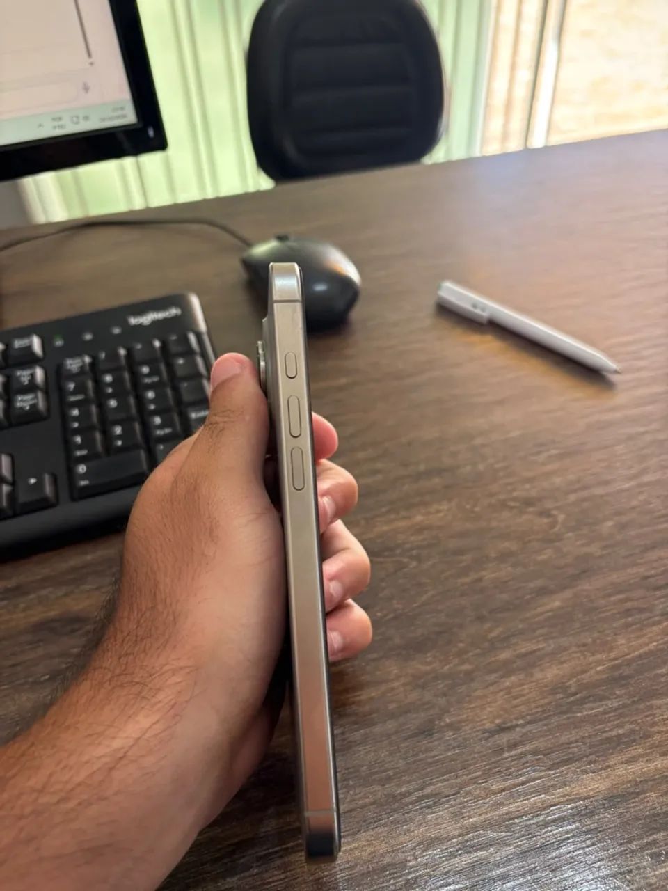 IPHONE 16 PRO MAX COR PRATA NOVO - Foto 3